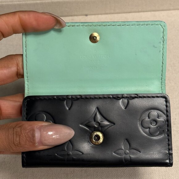 Louis Vuitton Monogram Vernis 4 Key Holder - Picture 7 of 12